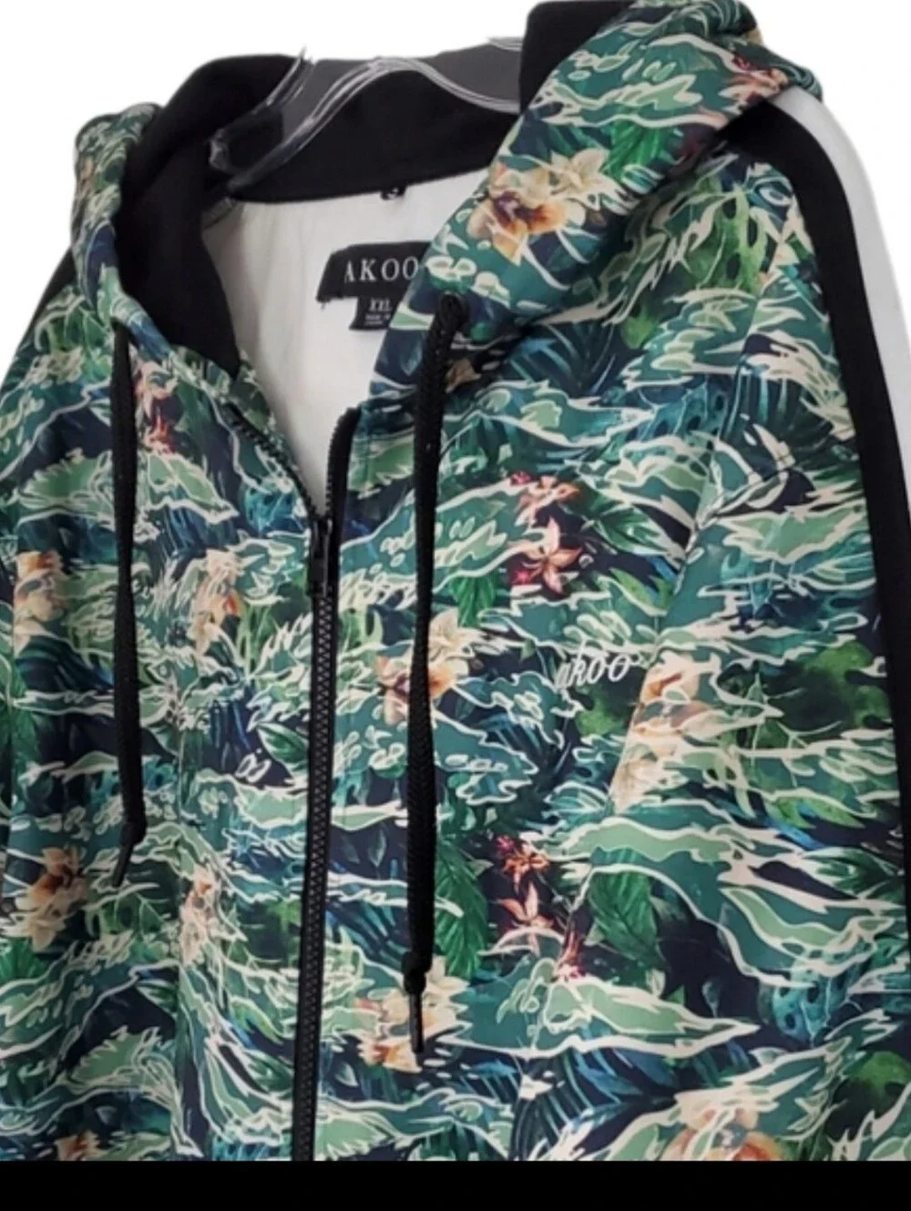 Akoo Green Camouflage-Pattern Hooded Zip  -up Jacket. XXL
